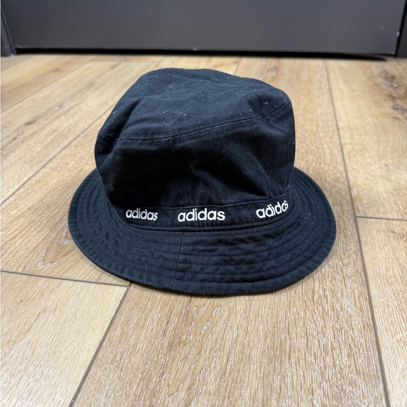Adidas Classic Black Bucket Hat Aeroready - Picture 2 of 8